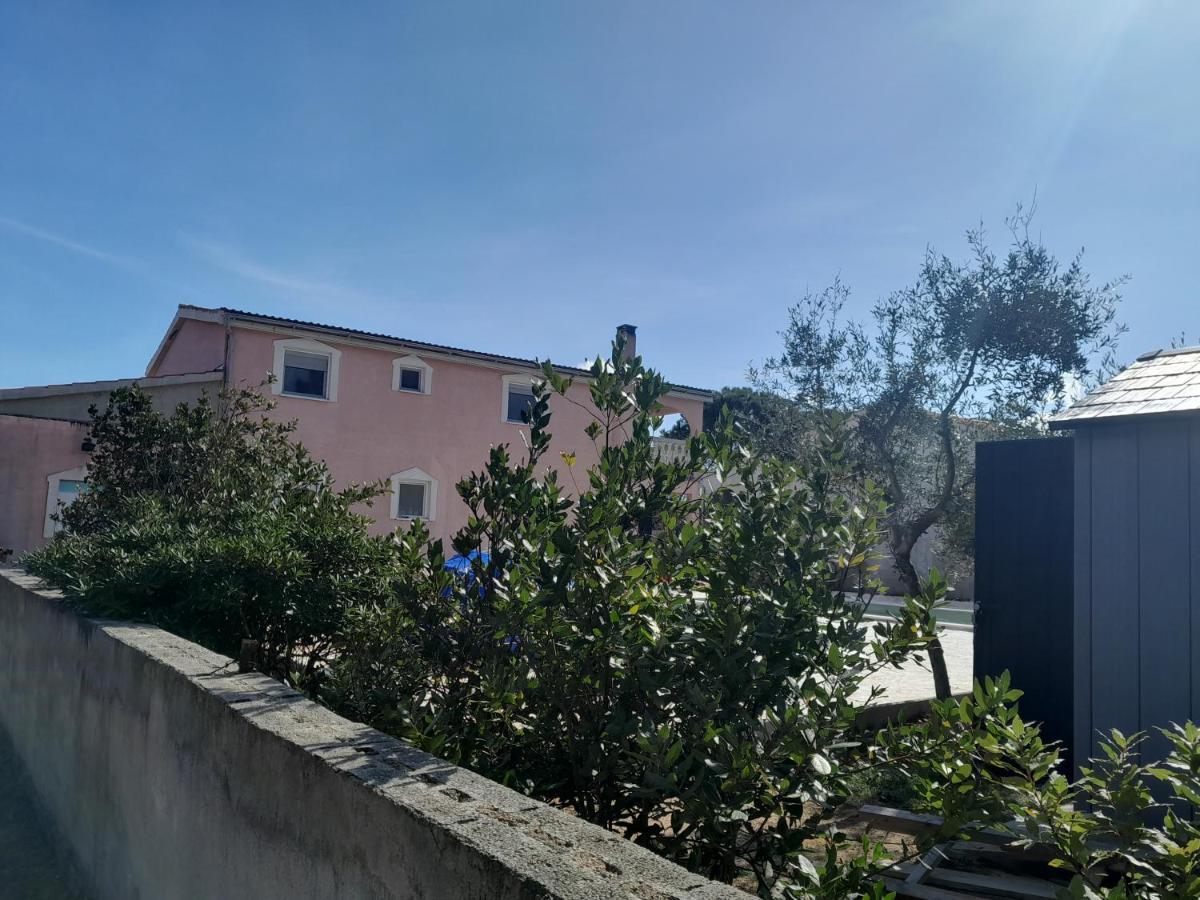 Caliente Apartments Vir A Luaran gambar