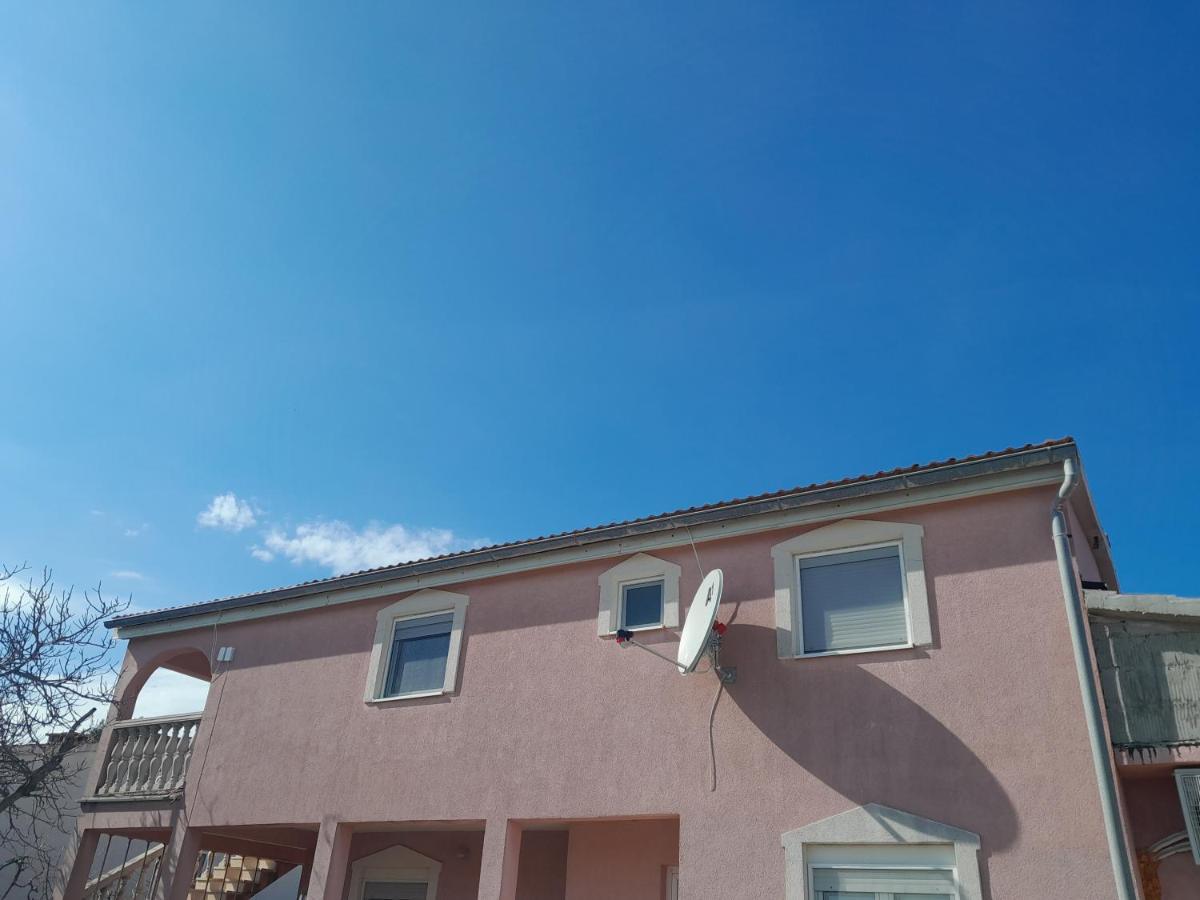 Caliente Apartments Vir A Luaran gambar